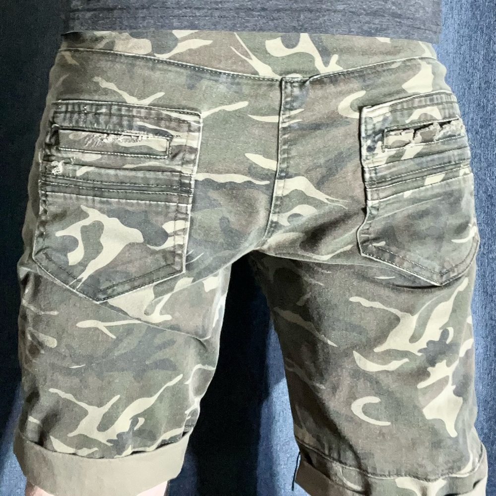 NICKDANGER Distressed Camouflage Shorts - Picture 2 of 6